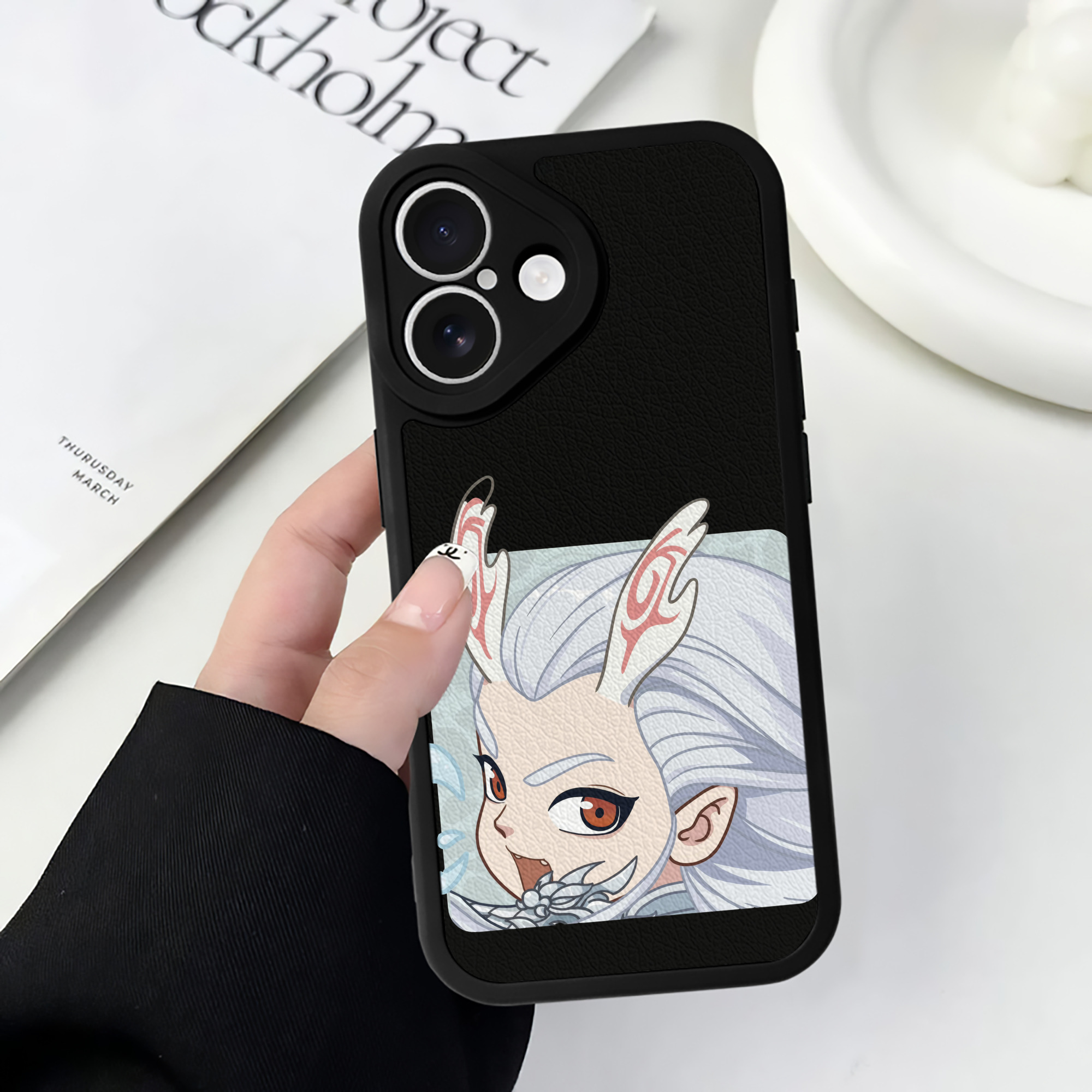 （画像用） Ne Zha 2 ナタ 魔童の大暴れ 【iPhone 16シリーズ対応】シリコンスマホケース（レザー調） 材質：シリコン